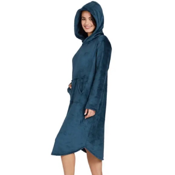 32 DEGREES | Hooded Plush Sleep Lounger - Picture 2 of 8